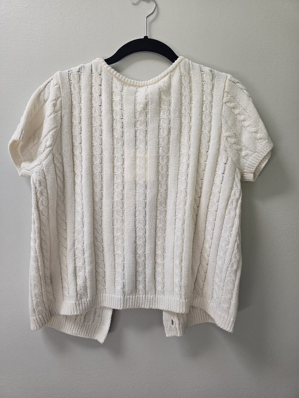 Olive & Oak Cream Cable-Knit Short Sleeve Cardigan with Decorative Clasps - Picture 5 of 5